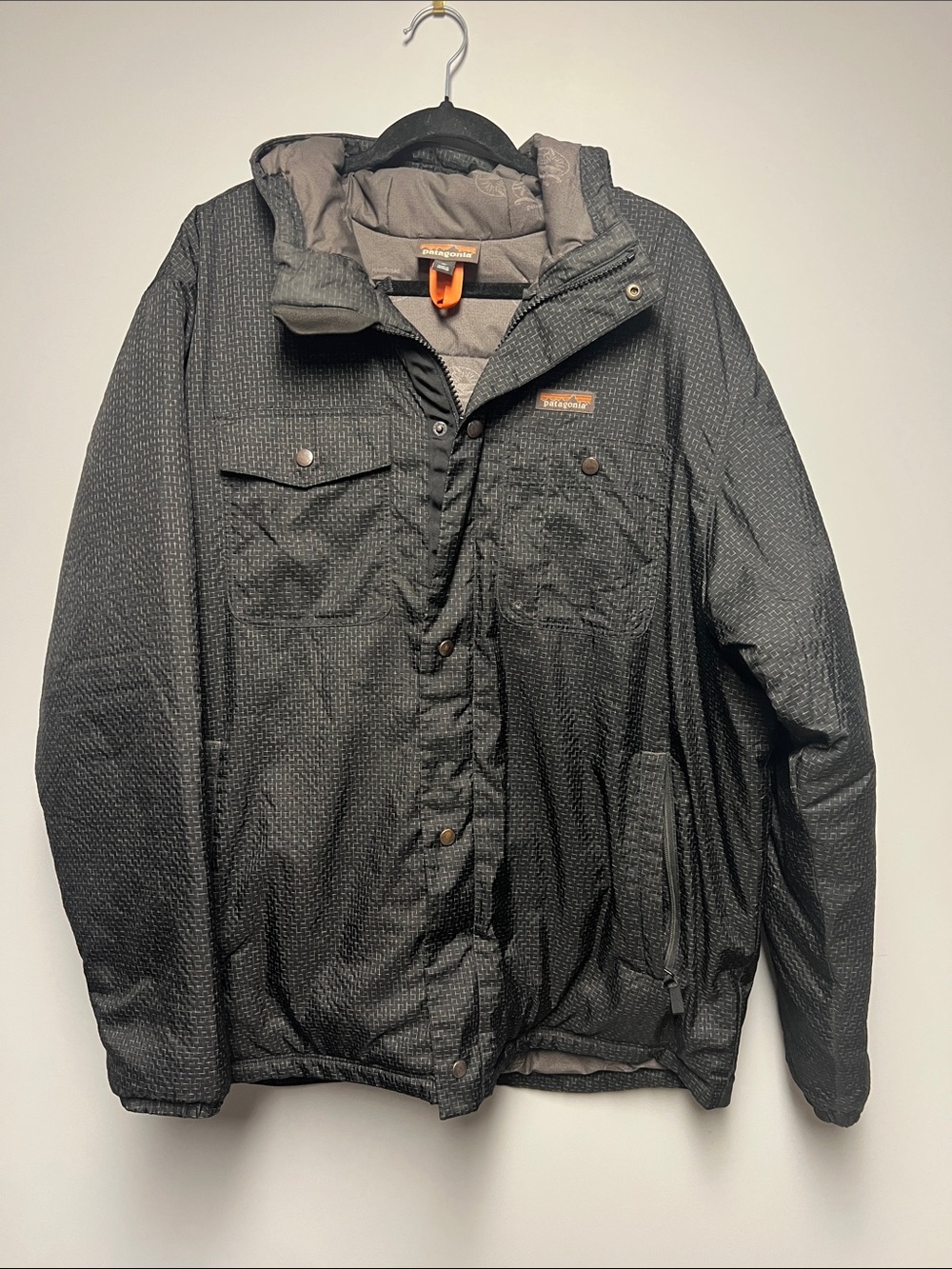 Patagonia Men's Dark Gray Quilted Hooded Puffer Jacket